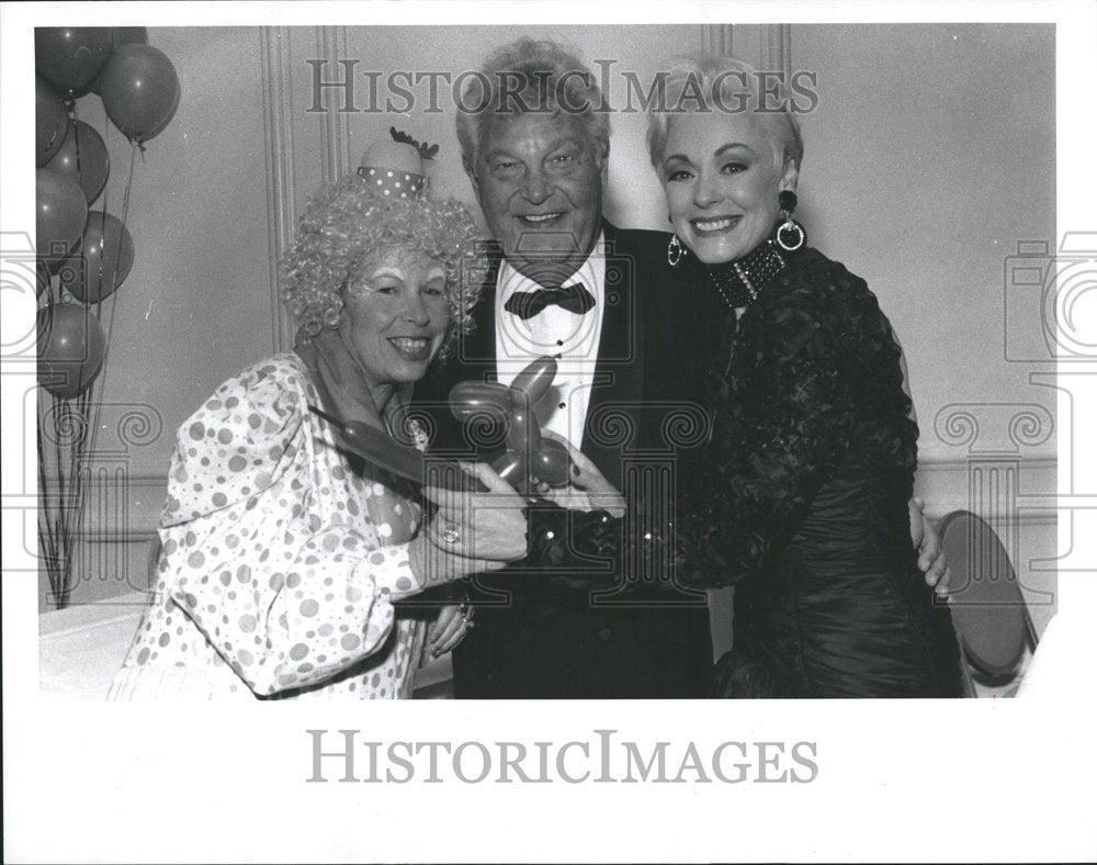 Press Photo Clown Joyce Heltier Sandy Kagan Merry Woman - Historic Images