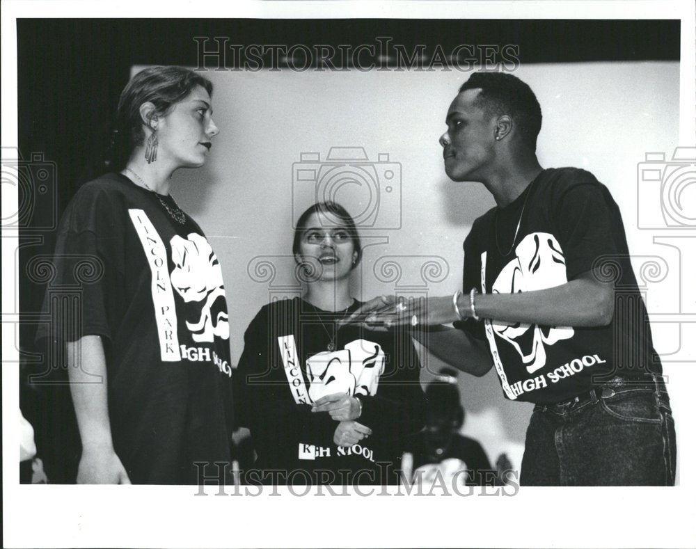 1988 Press Photo Students Lincoln Park Prejudice Scenes - RRV40705 - Historic Images