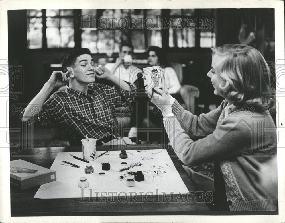 1962 Press Photo Mon Gamfawees Mugmates Daliy Class - RRV40777 - Historic Images