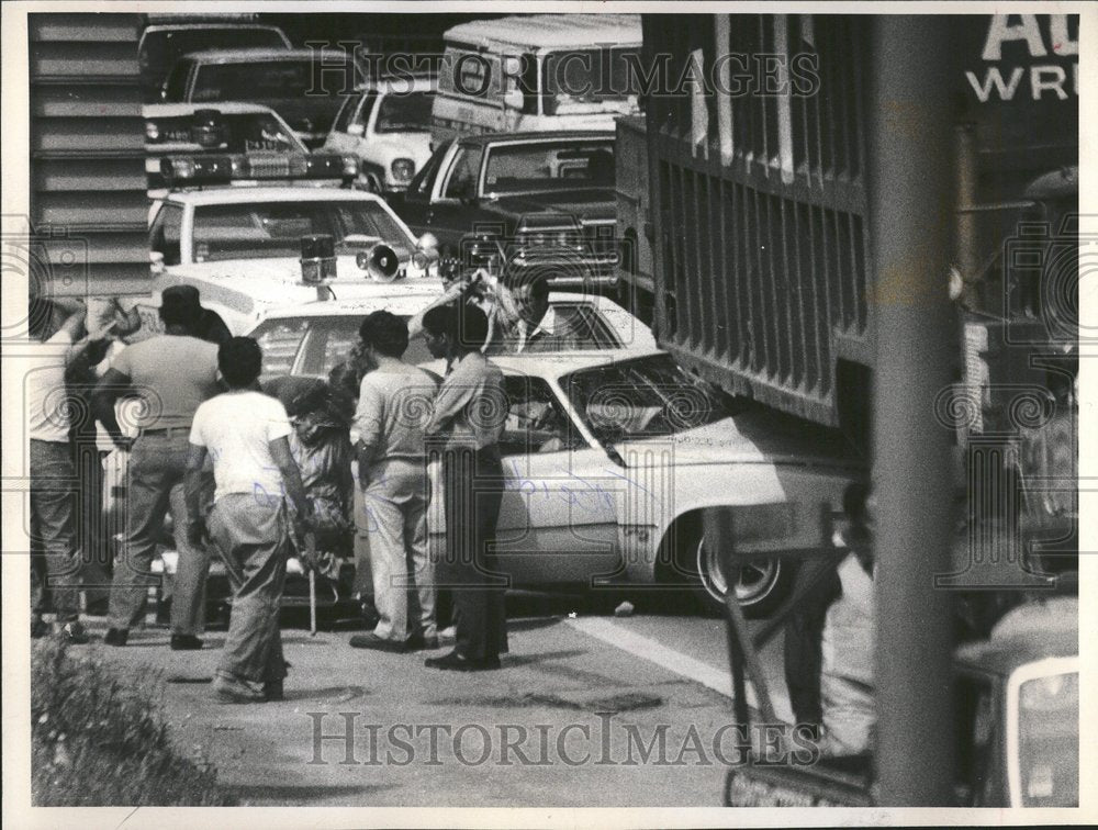 1990 Collision Eisenhower Expressway - Historic Images