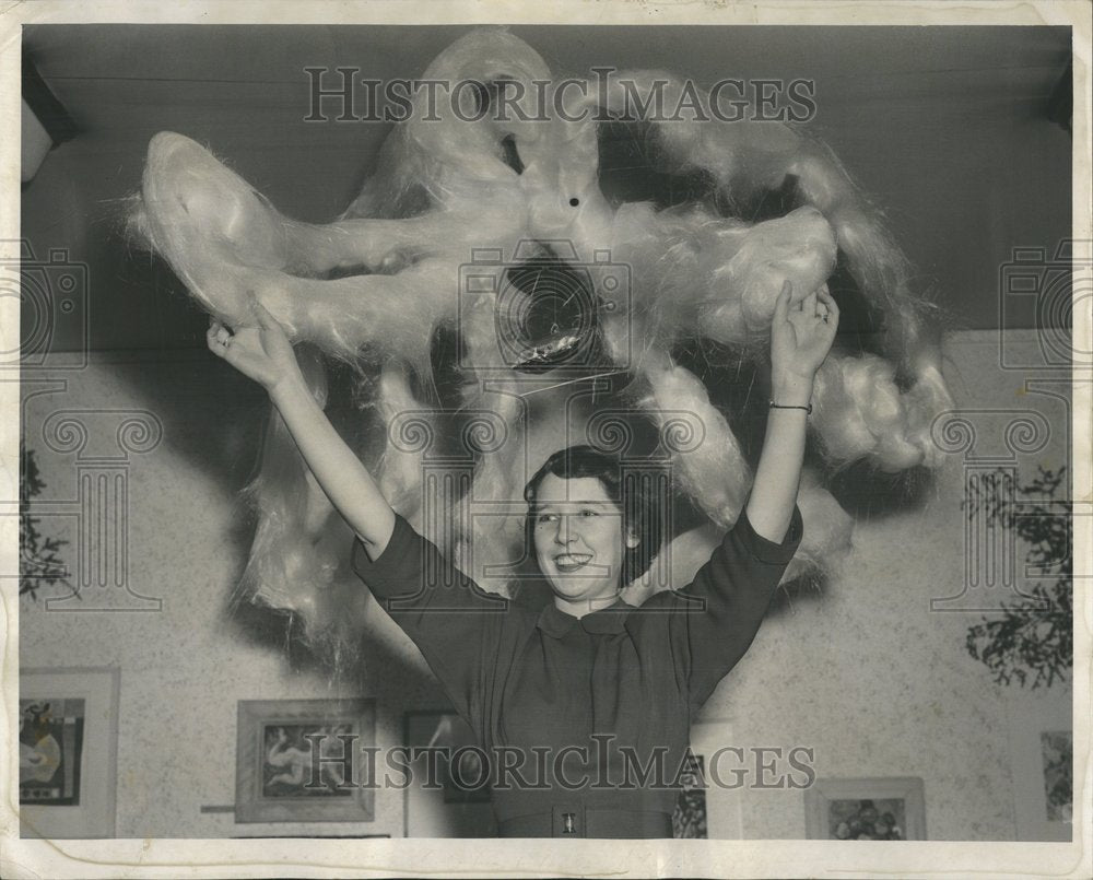 1951 Patricia Smith Angel Golden Heart Show-Historic Images