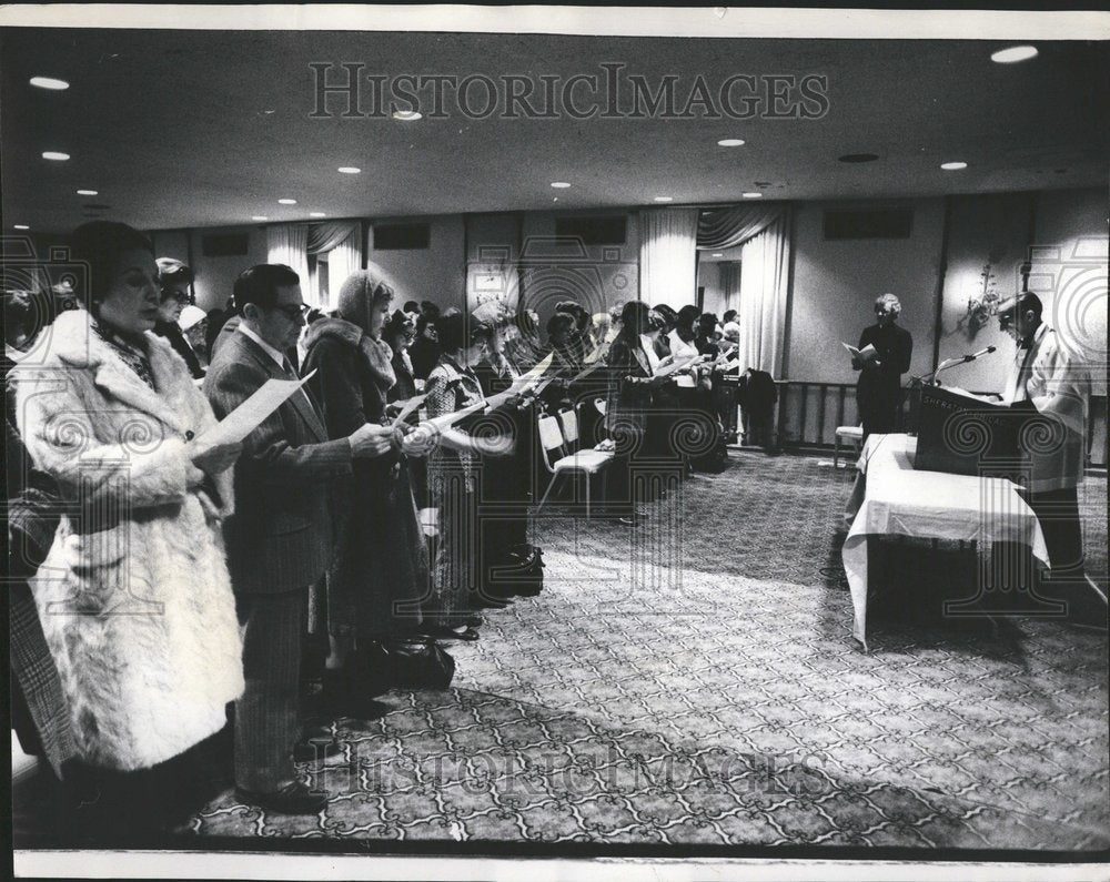 1975 Press Photo Chicago cathedral hold Lenten serive - RRV41189 - Historic Images