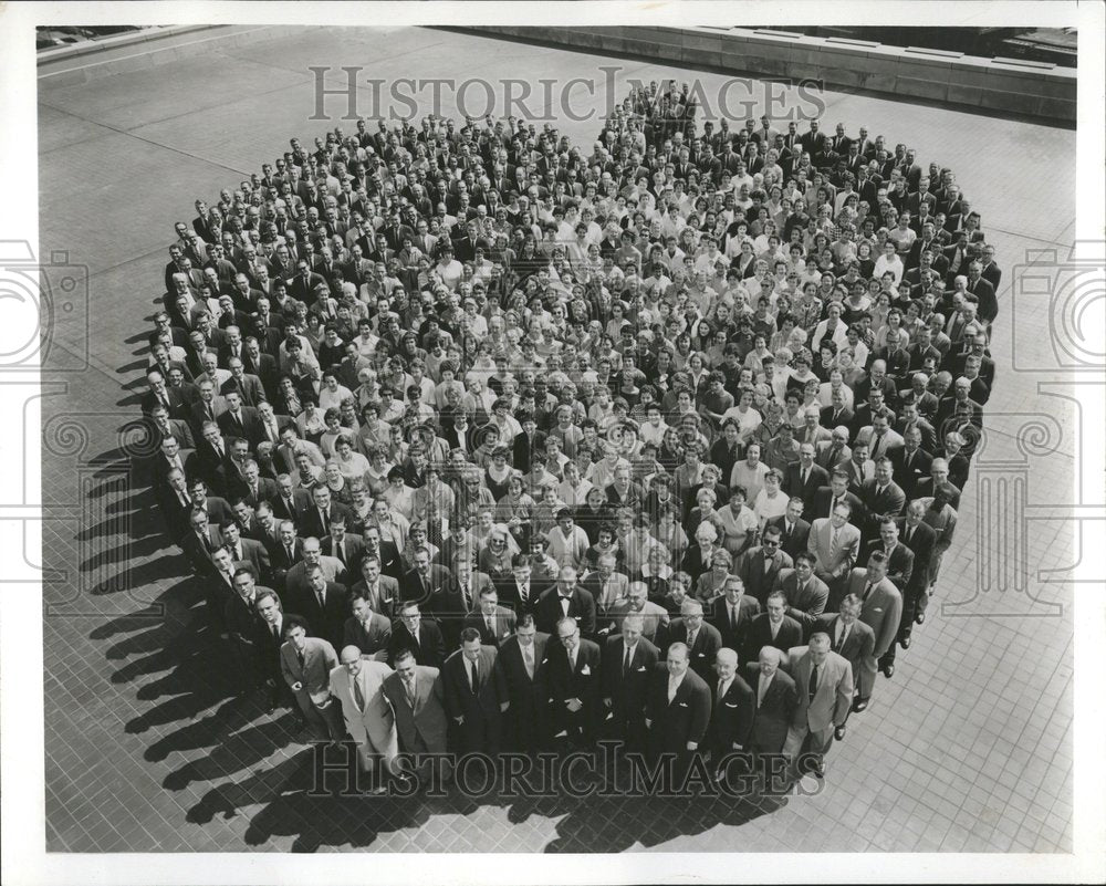 1960 Six Hundred Sixty Employes Leo Company - Historic Images