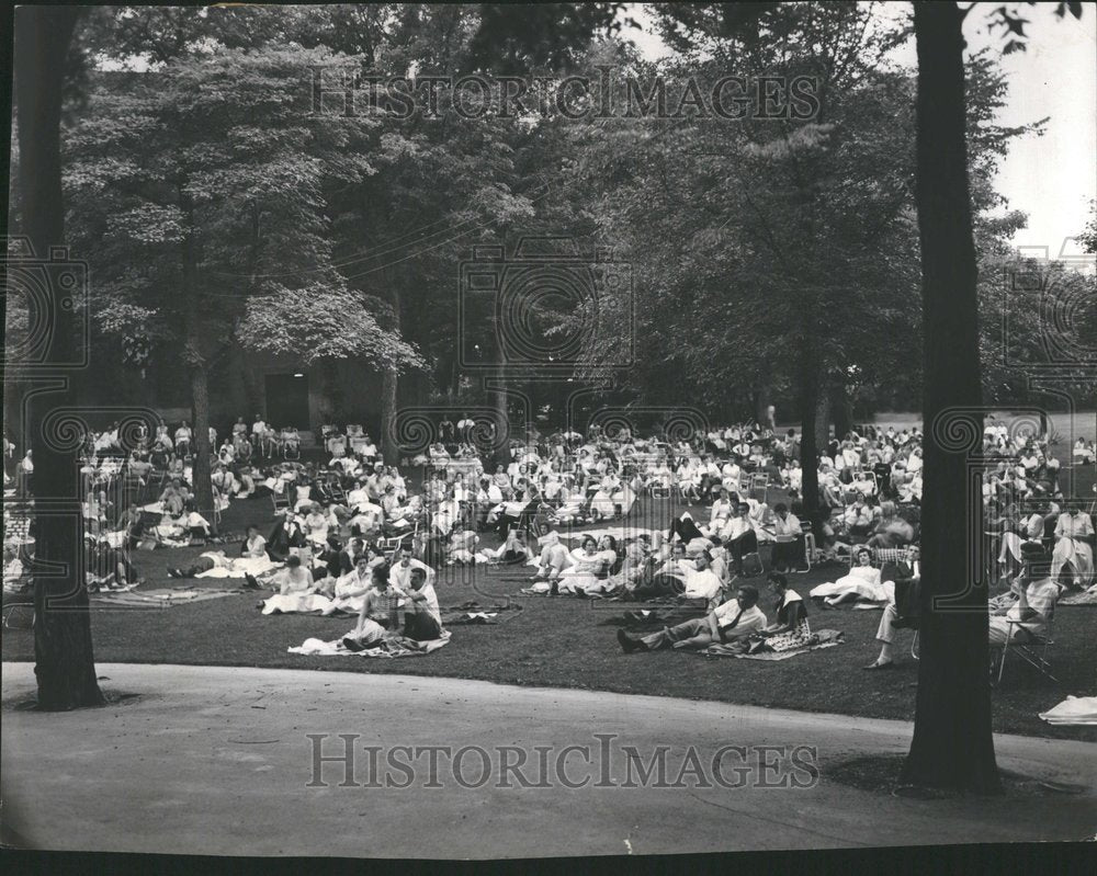 1958 View Crowd General Lawn Concert - Historic Images