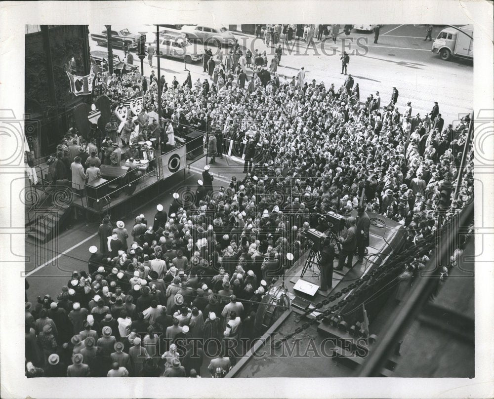 1956 Madison Drive Crowd 2000 person event - Historic Images