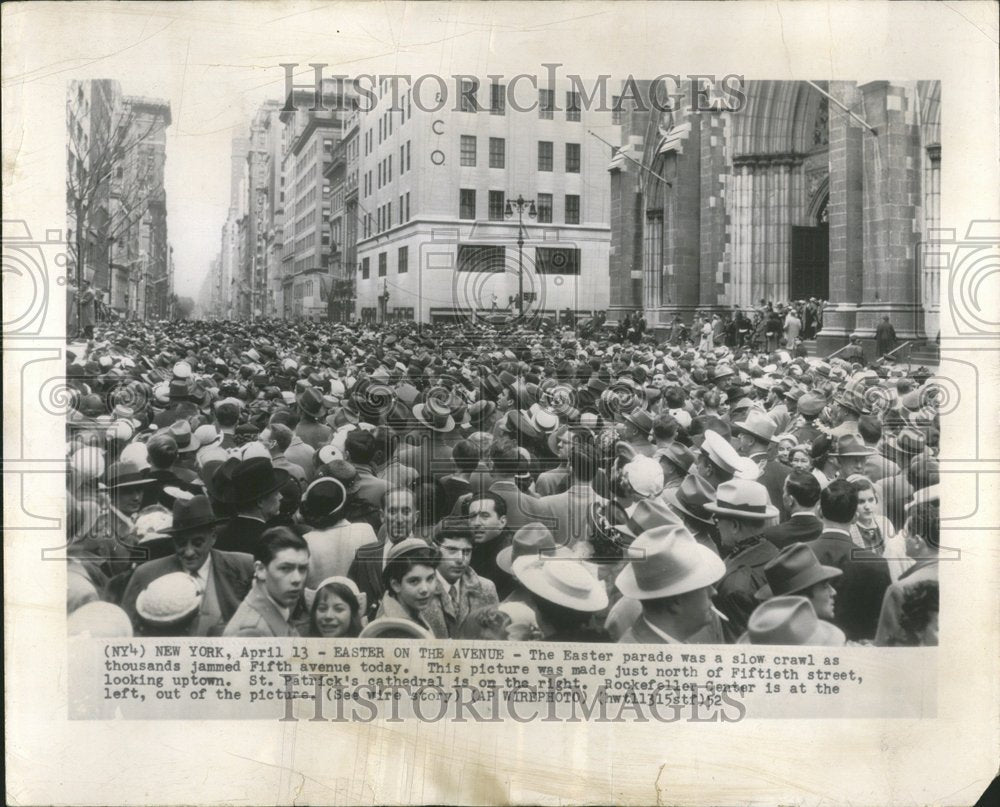 1952 Easter Parade Slow craw jammed avenue - Historic Images