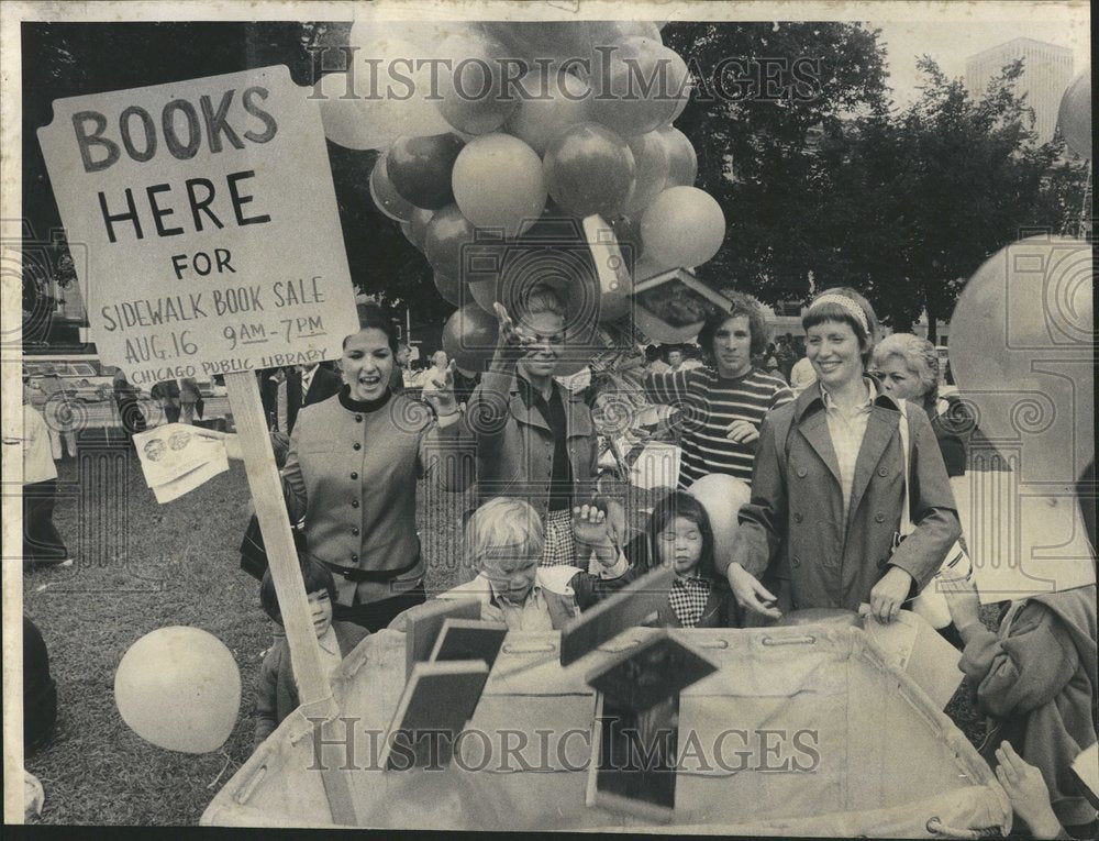 1973 Chicago Public Library books Grant - Historic Images