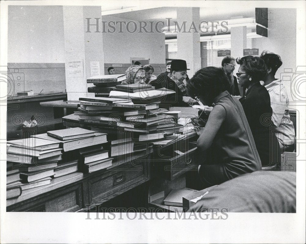 1968 Chicago Public Library Amnism Day Read - Historic Images