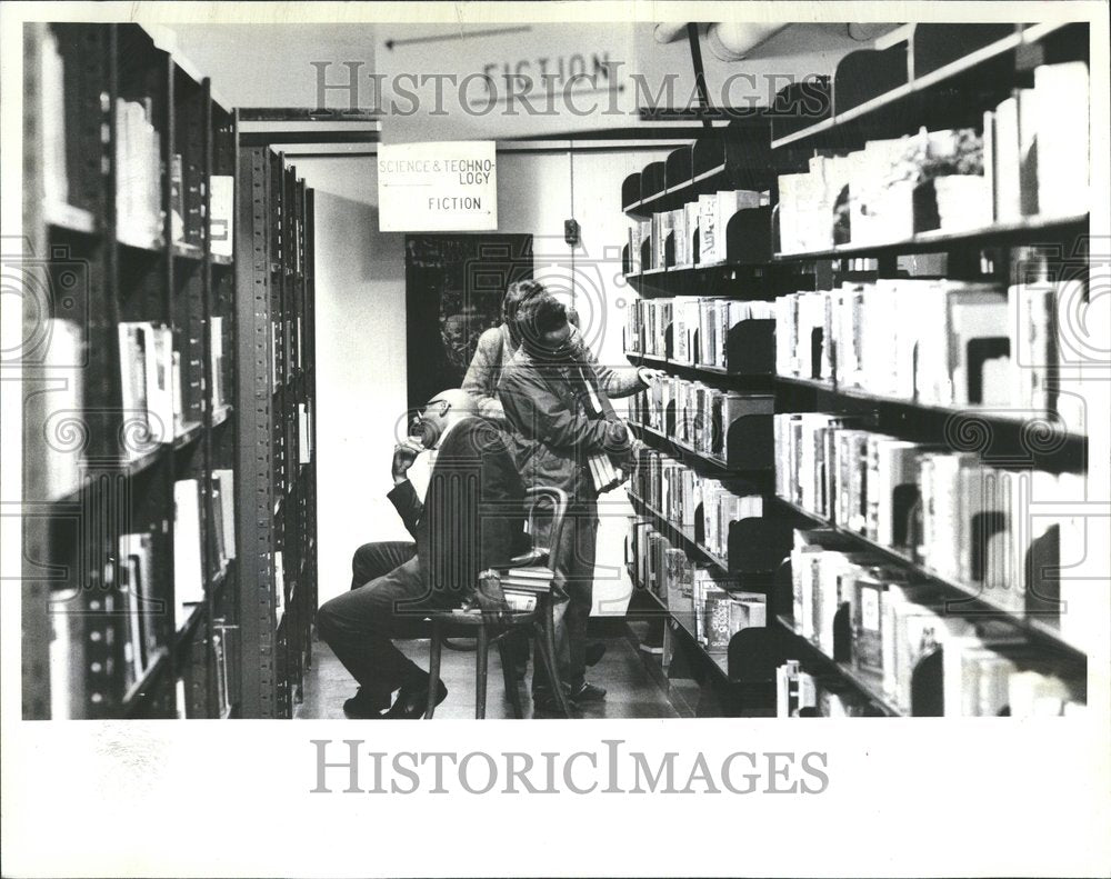 1982 Press Photo Secondhand Prose Hild Regional Library - RRV41741 - Historic Images