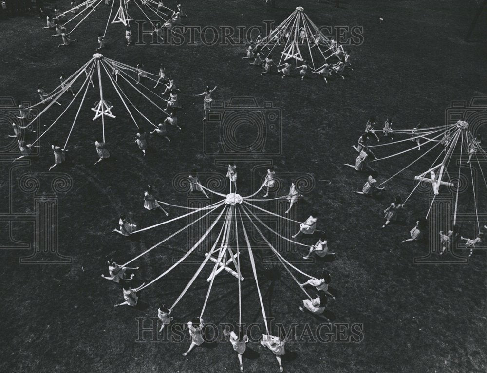 1971 Anson Day Maypole dance Grant Park-Historic Images