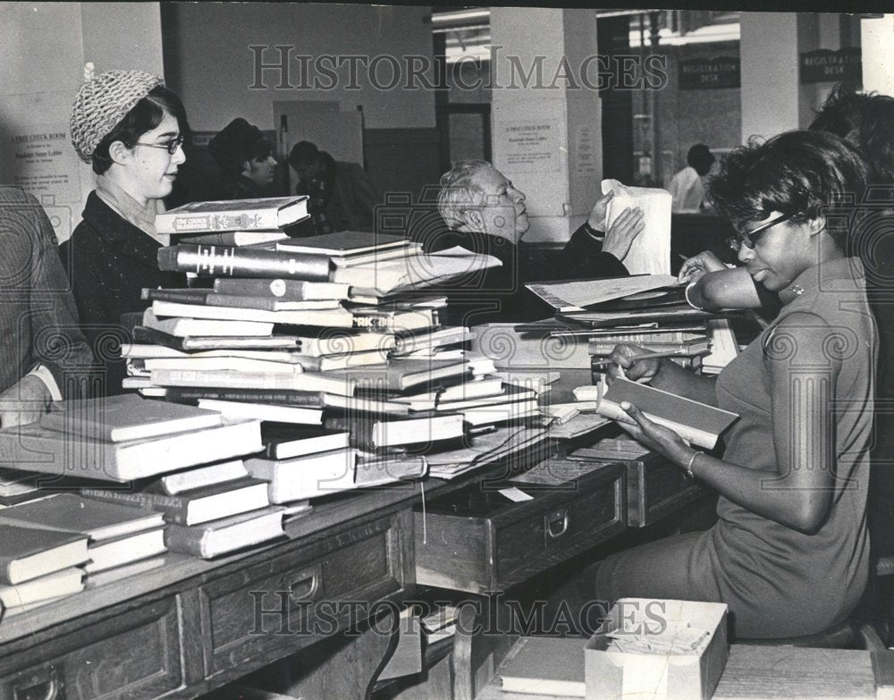 1973 Chicago Public Library Amnesty Day-Historic Images