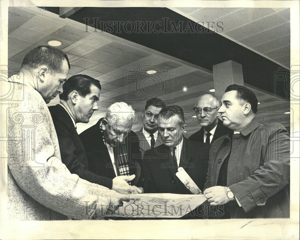 1963 Francis Lorenz OHare airport road case - Historic Images