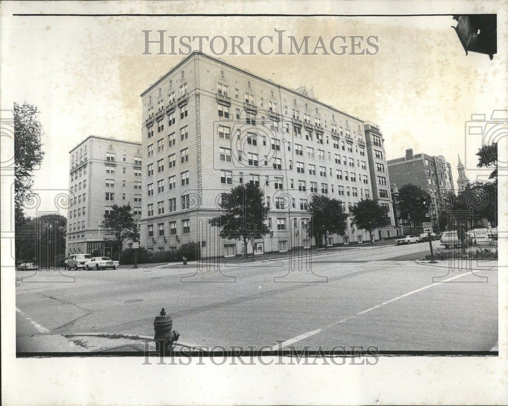 1976 Press Photo Davis Georgian Fire Home Elder Beauty - RRV42225- Historic Images