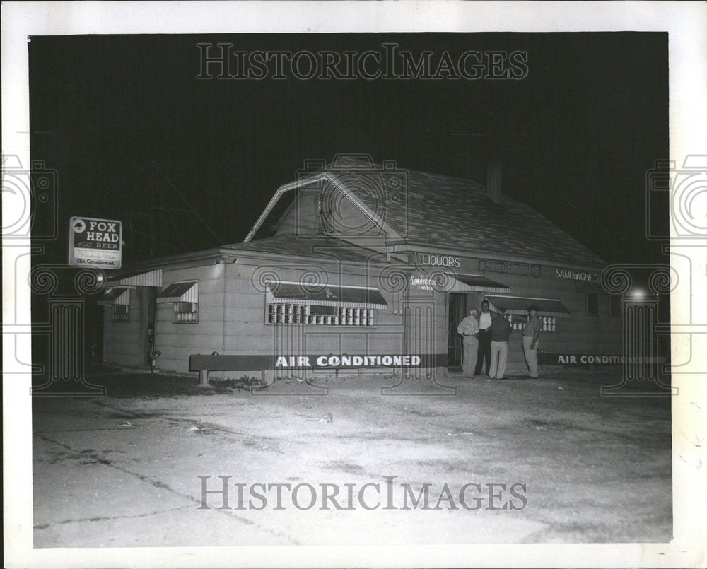 1957 Press Photo Exterior Triangle gun battle River - RRV42367 - Historic Images