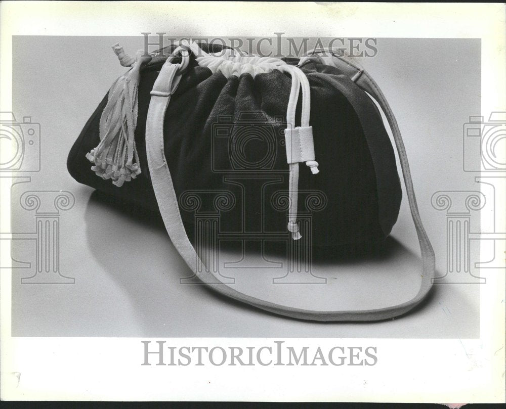 1983 Press Photo Fashion women denim blue jeans bag - RRV42547 - Historic Images