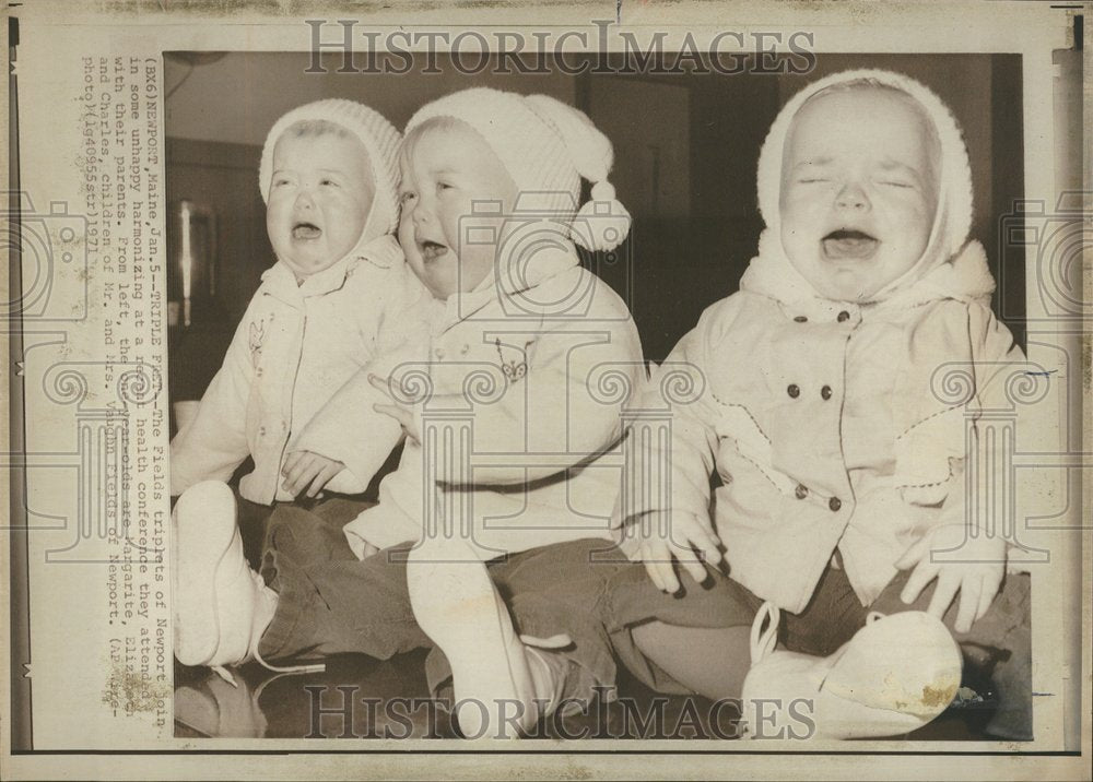 1971 Press Photo Fields Triplets Newport Charles Health - Historic Images