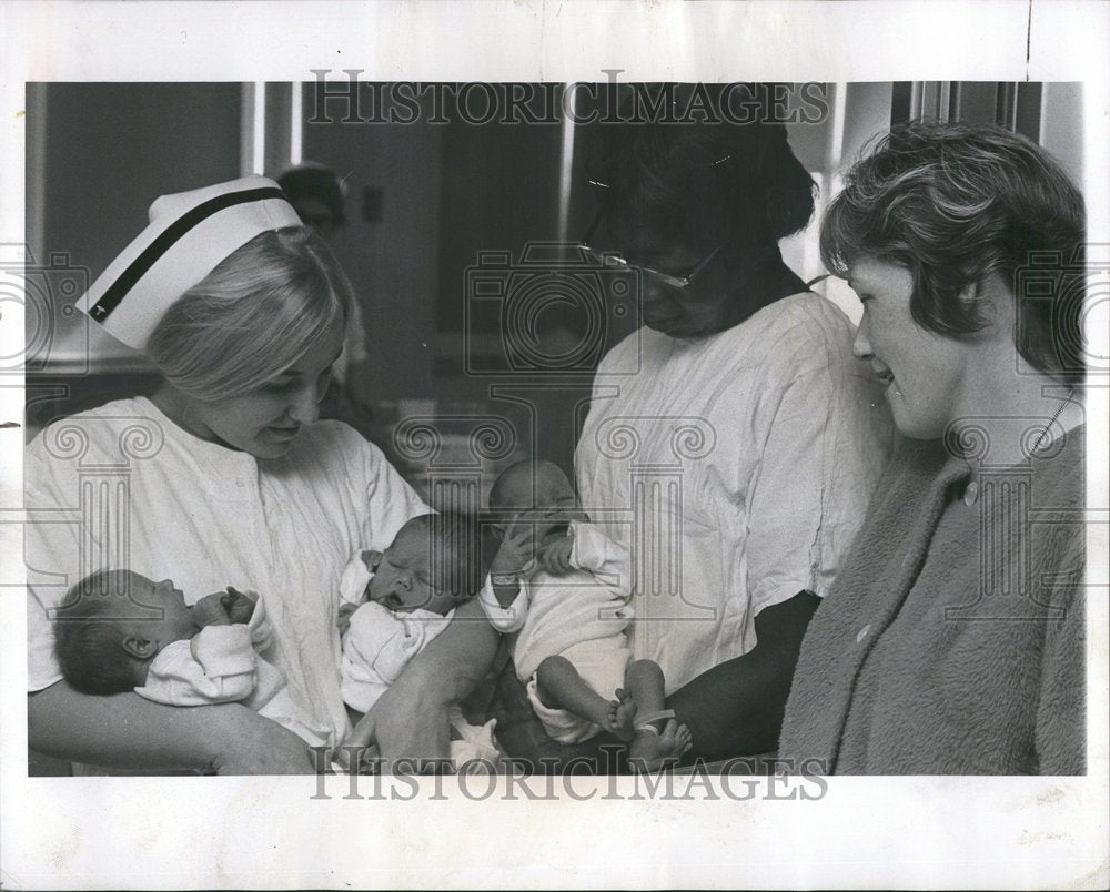 1969 Linda veleas Mary young Francis girls - Historic Images