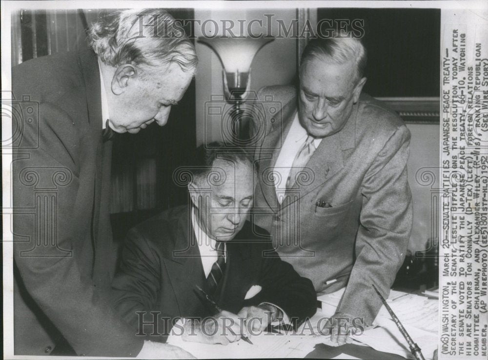 1952 Press Photo Leslie Biffle Japanese Peace Treaty - Historic Images