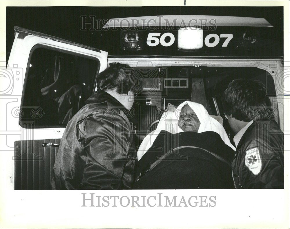 1984 Press Photo Paramedics Nursing Home Marchant - Historic Images