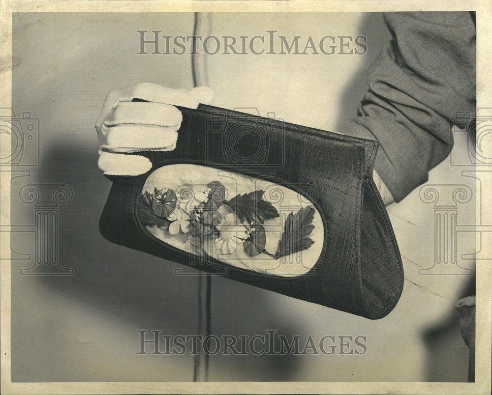 1954 Press Photo Leather Purse Bouquet Flowers Design - RRV42993 - Historic Images