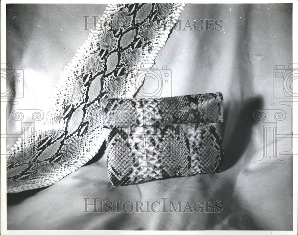 1977 Kuth E. Saltz Handbag Leather Design-Historic Images