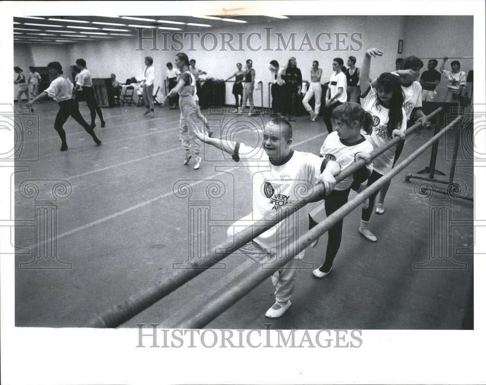 1990 Press Photo Bolshoi Ballet disabled children Arie - RRV43055 - Historic Images