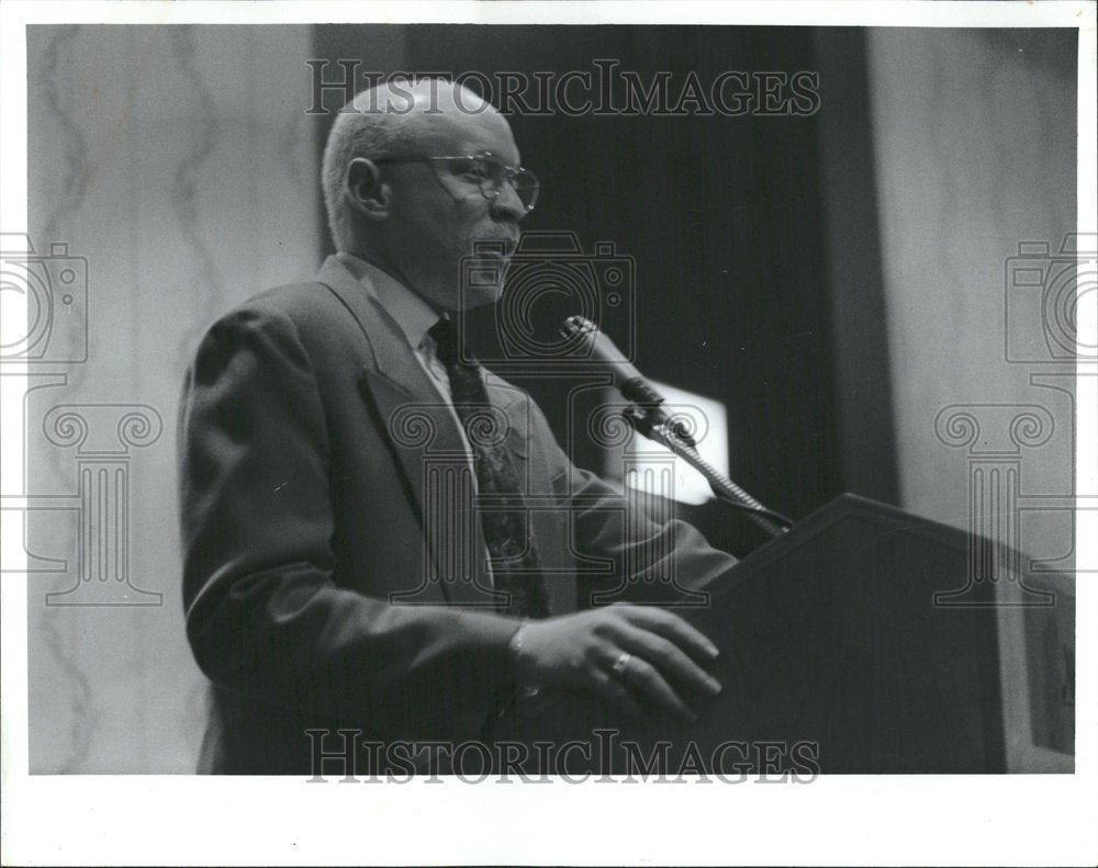 1992 Press Photo Tyrone Barksdale Radiation People Help - RRV43493 - Historic Images