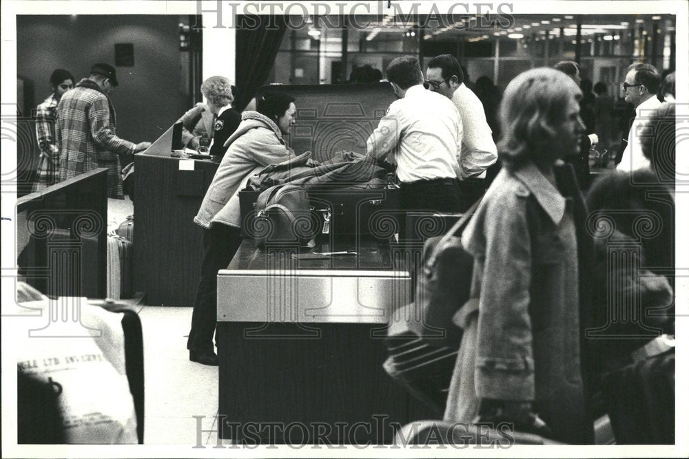 1980 Press Photo O&#39;Hare International Airport Passenger - RRV43675 - Historic Images