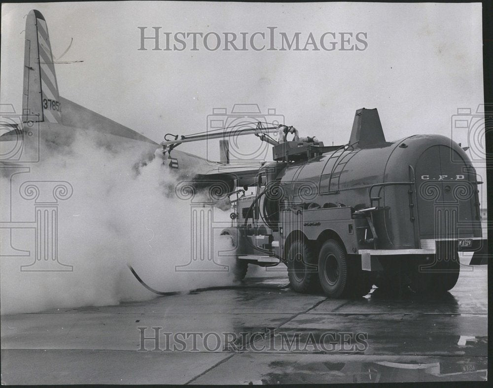 1961 Press Photo Denver Airport Jet Firemen Equipment - Historic Images