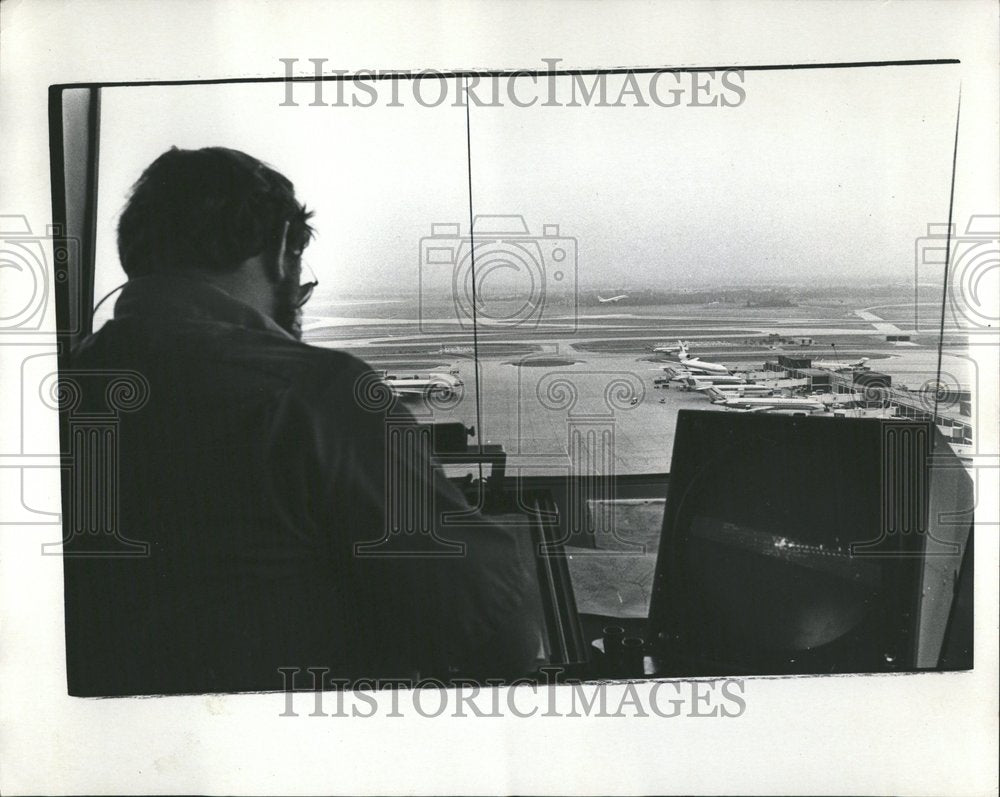 1976, Airport Traffic Controllers Ohare Fiel - RRV43773 - Historic Images
