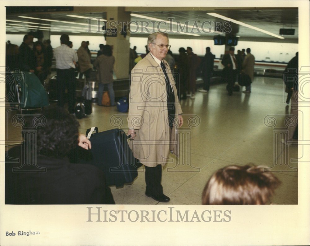 1992 OHare International Airport Travelers - Historic Images