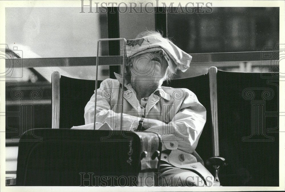 1981, OHare Airport Passenger Sleeping Chair - RRV43971 - Historic Images