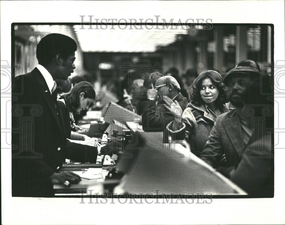 1978 Woman Walks Away Flight Cancelled - Historic Images