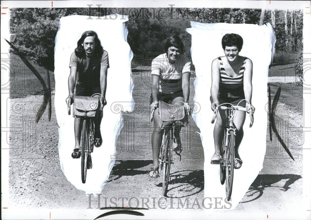 1972, Ruth Doerr biking with kids - RRV44173 - Historic Images