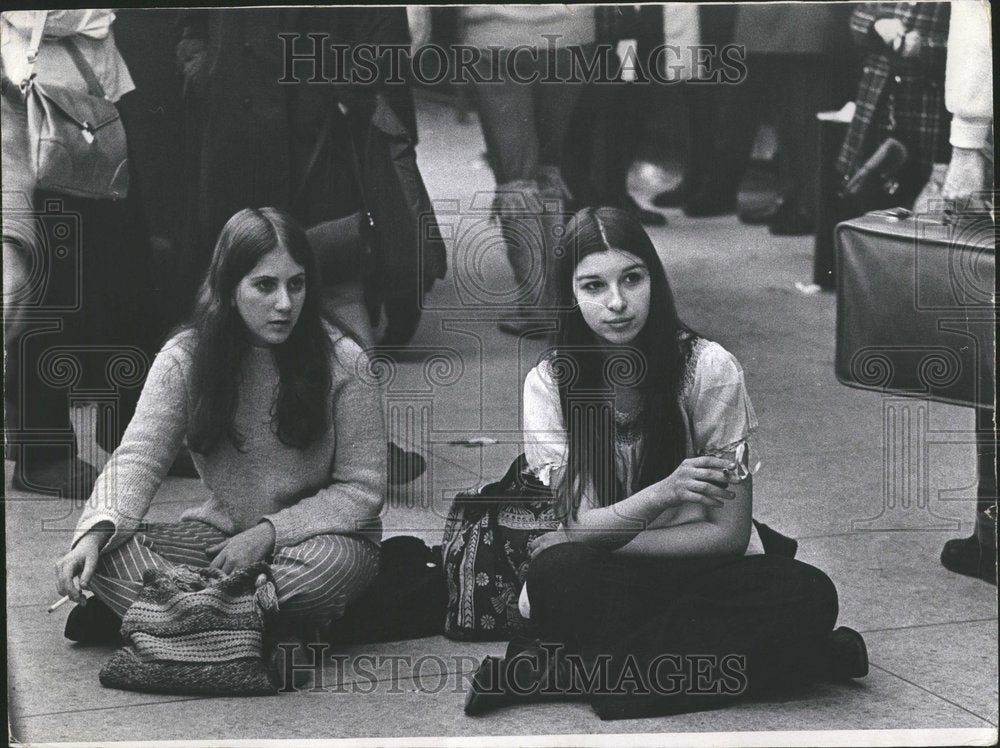 1970 Joyce Bautein Lynda Cardoso O&#39;Hare - Historic Images