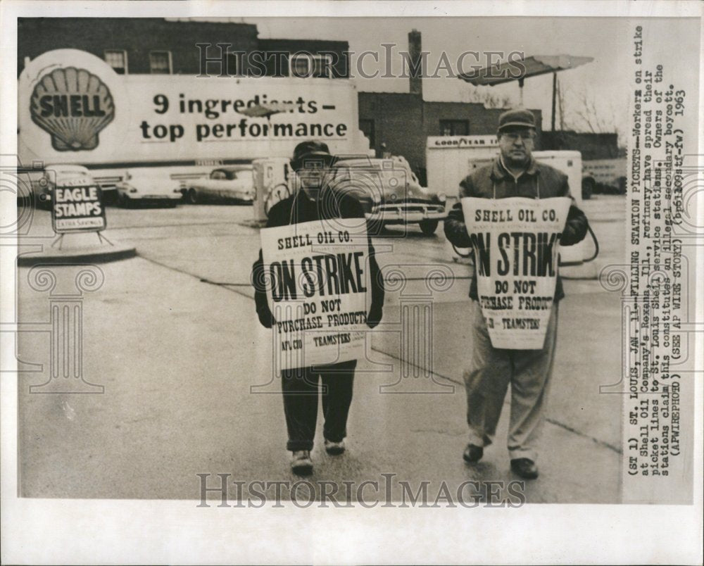 1963 Strike At Shell Oil Company Refinery - Historic Images