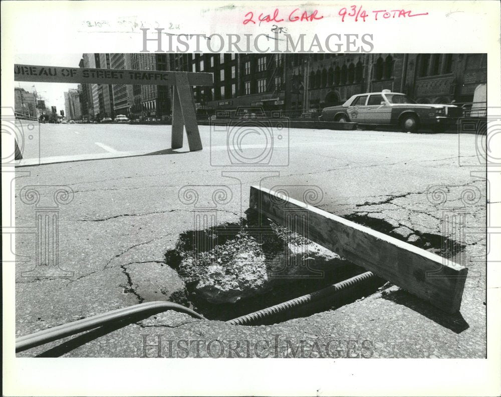1983 Michigan Avenue Pothole Chicago - Historic Images