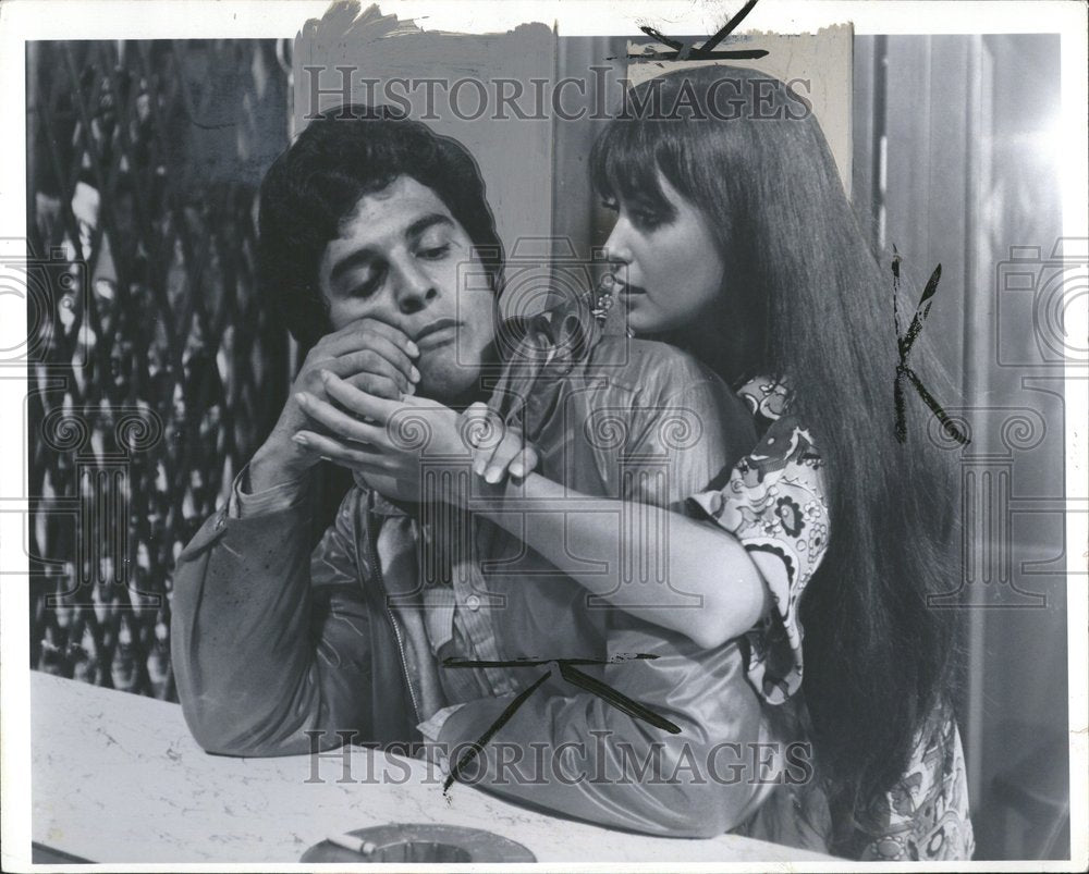 1971 Press Photo Actors Jackie Giroux And Erik Estrada - RRV45551 - Historic Images