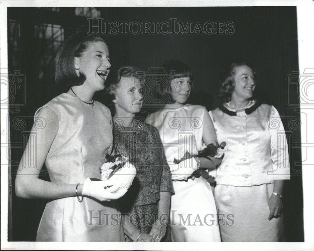 1965 Press Photo Famous Wives - RRV45685 - Historic Images