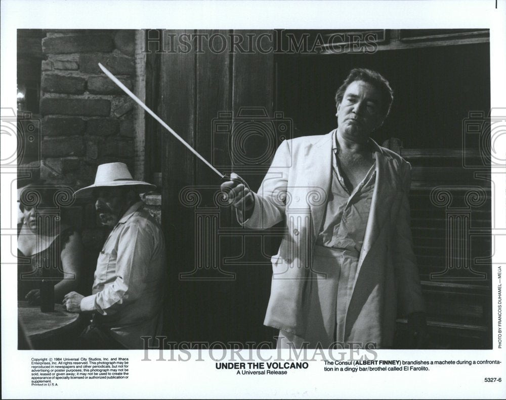 1984 Press Photo Under The Volcano Film Machete Finney - RRV45733- Historic Images