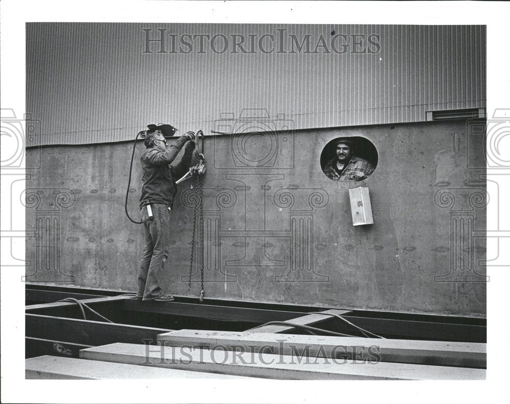 1981, Peninsula Ship Building Workers Port - RRV45857 - Historic Images