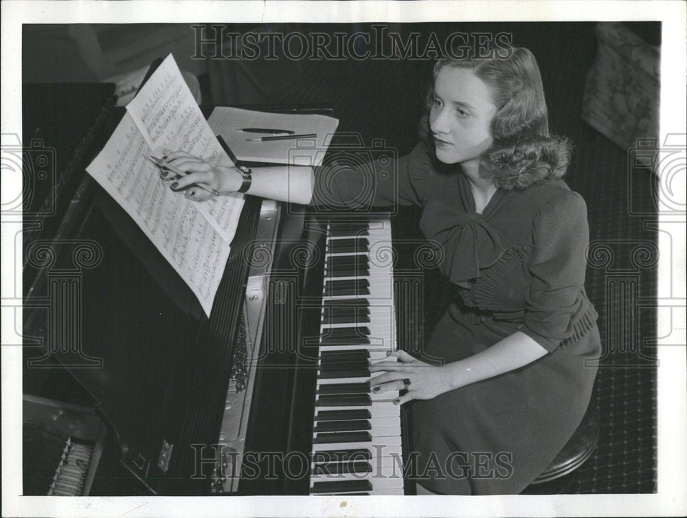 1942 Teas Charles Elizabeth Carlton song - Historic Images