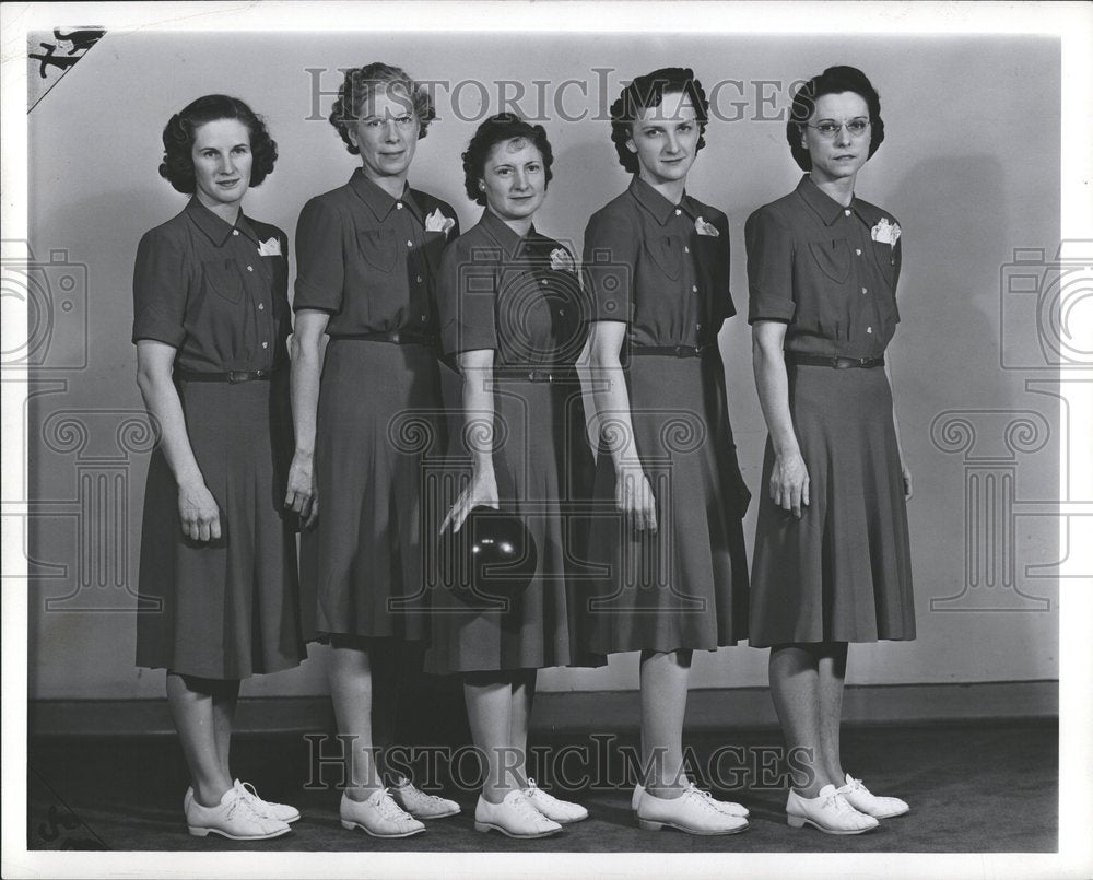 1941, Women's bowling teams - RRV46041 - Historic Images