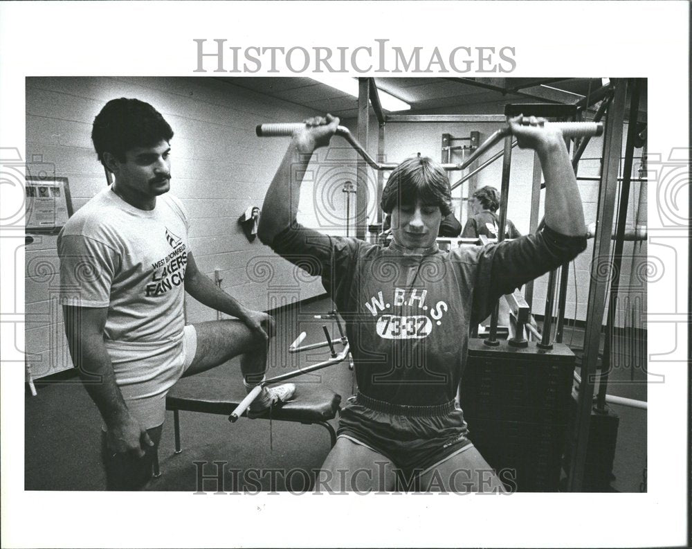 1983 Press Photo Bob Petrillo, wrestle - RRV46945 - Historic Images