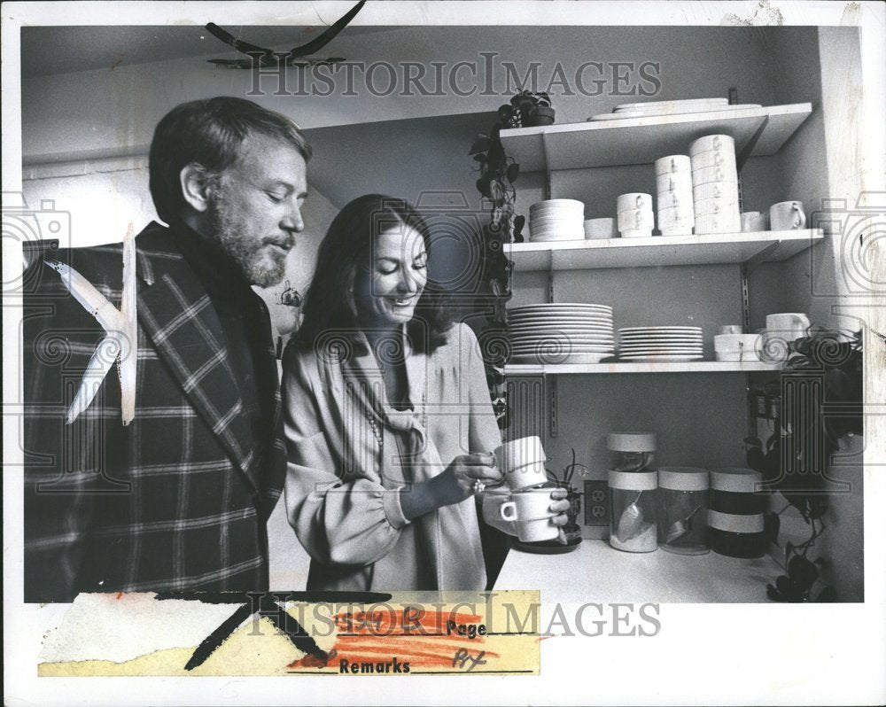 1974 Press Photo Mr Mrs Carl Luckenbach kitchen room - RRV46961 - Historic Images