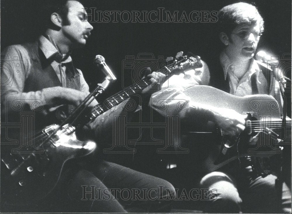 1970 Press Photo Hank Phillips singer musician performs - RRV47061 - Historic Images