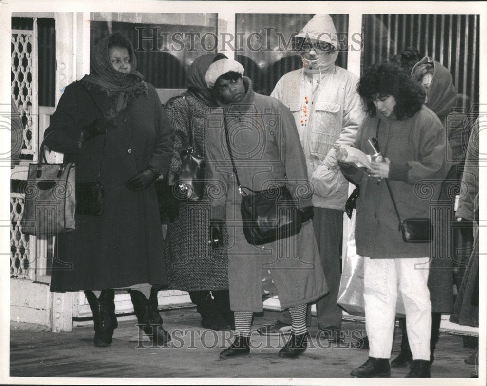 1989, Chicago Commuters Winter Snow - RRV47379 - Historic Images