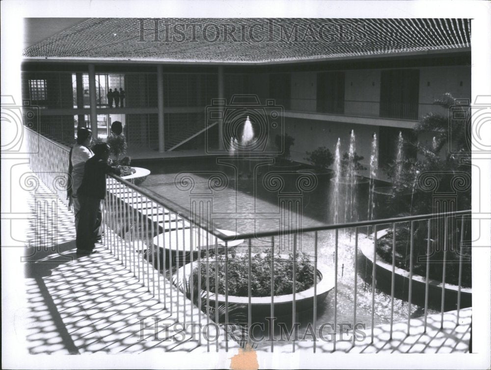 1958 Press Photo U.S. Embassy New Delhi Fountains - RRV47499 - Historic Images