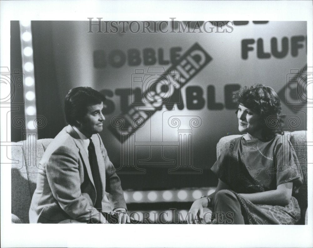 1982, Lynn Redgrave Dick Clark Bloopers - RRV47995 - Historic Images