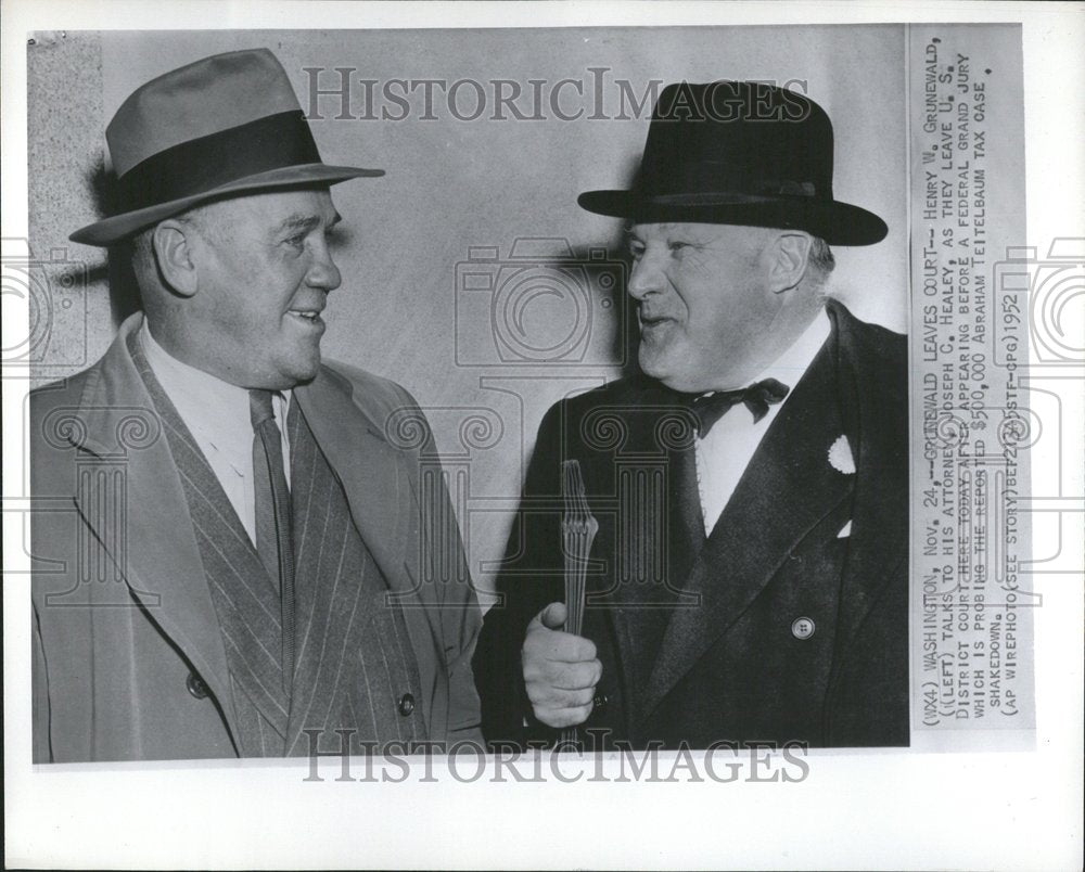 1952 Press Photo Henry Grunewald Joseph Healey US Court - RRV48113 - Historic Images